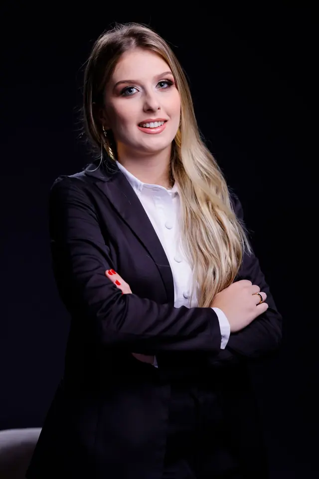 Advogada Giovanna Castanheira, OAB/MG 240.060, atuante em Bom Sucesso - MG